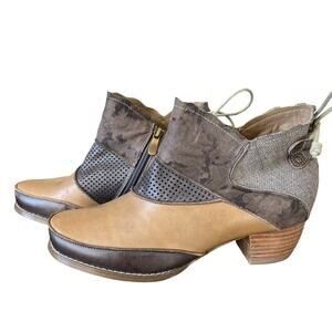 Corkys Elite Ankle Boots Womens Size 9 Brown/Cashew Multi Fabric Leather Ties